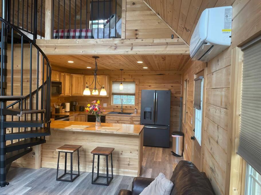 Cozy 1 Bedroom Cabin In The Heart Of Jonesborough المظهر الخارجي الصورة